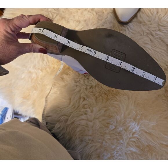 Dingo White Heeled Boots with Red and Black Design - Picture 9 of 11